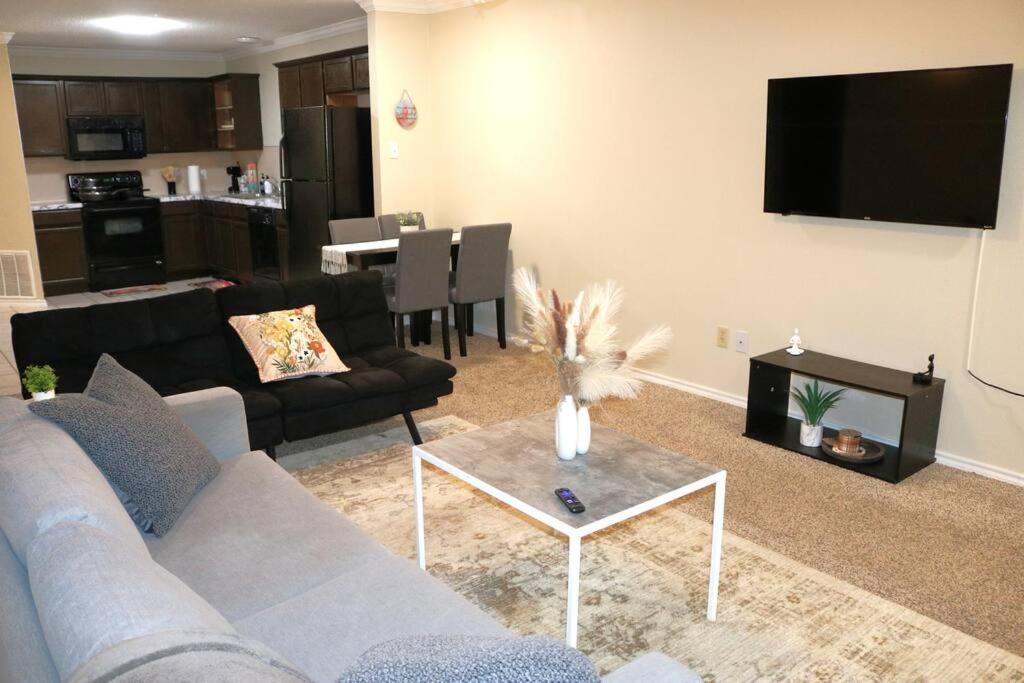 Lubbock Haven 3Beds, 3 Baths Apartment Exterior photo
